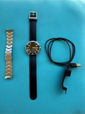Gently Used Withings Smartwatch with Metal/Rubber Band & Charger. Gently Used